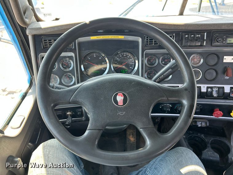 image for item ET3060 2006 Kenworth T800 winch truck