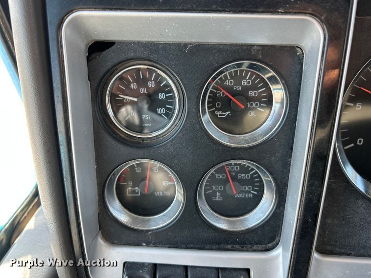 image for item ET3060 2006 Kenworth T800 winch truck