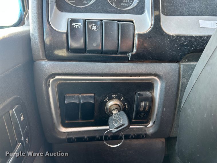 image for item ET3060 2006 Kenworth T800 winch truck