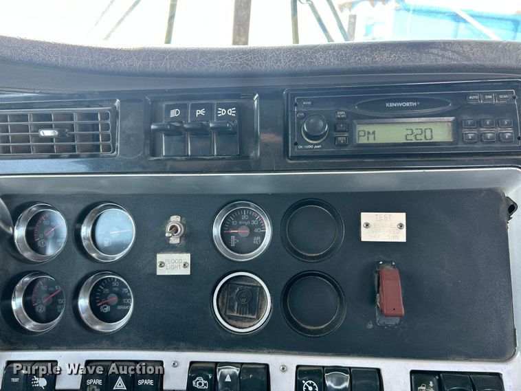 image for item ET3060 2006 Kenworth T800 winch truck