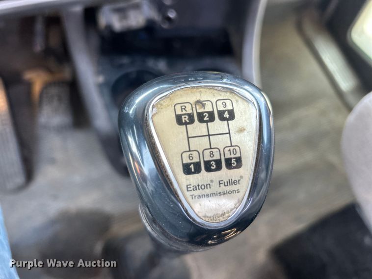 image for item ET3060 2006 Kenworth T800 winch truck