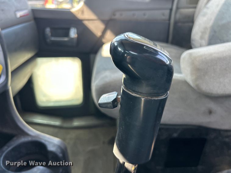 image for item ET3060 2006 Kenworth T800 winch truck