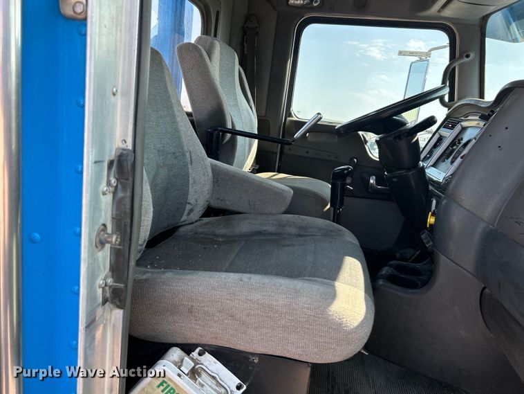 image for item ET3060 2006 Kenworth T800 winch truck