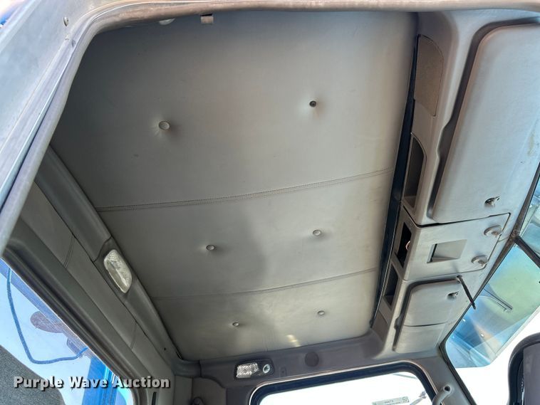 image for item ET3060 2006 Kenworth T800 winch truck