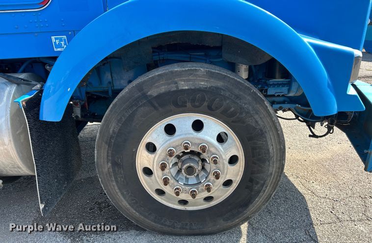 image for item ET3060 2006 Kenworth T800 winch truck