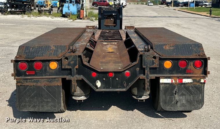 image for item ET3062 2003 Etnyre Blackhawk lowboy equipment trailer