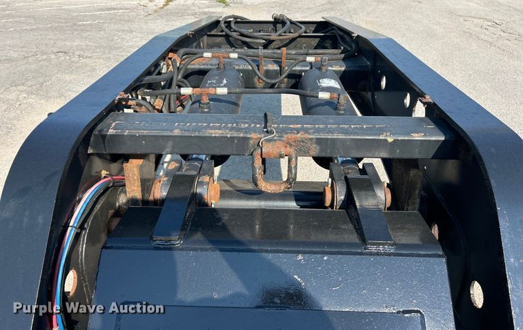 image for item ET3062 2003 Etnyre Blackhawk lowboy equipment trailer