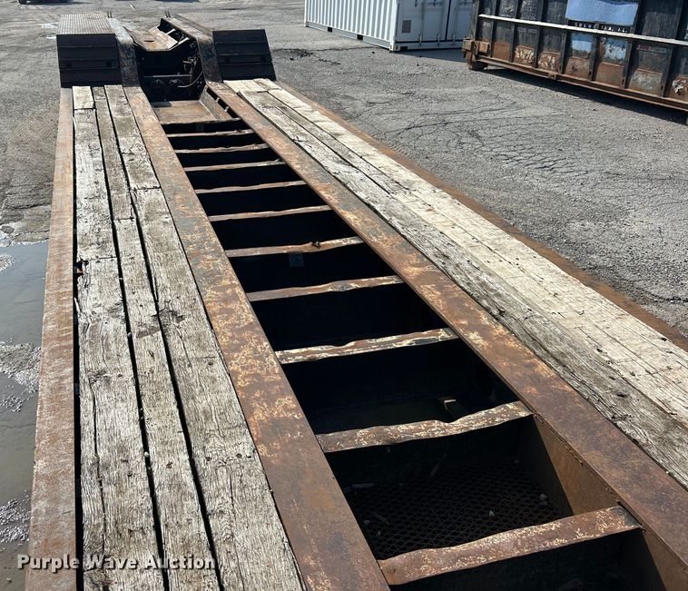 image for item ET3062 2003 Etnyre Blackhawk lowboy equipment trailer