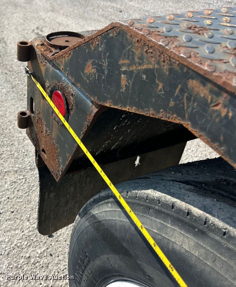 image for item ET3062 2003 Etnyre Blackhawk lowboy equipment trailer