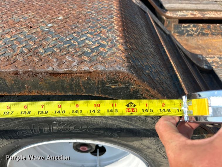 image for item ET3062 2003 Etnyre Blackhawk lowboy equipment trailer