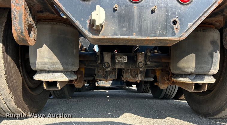 image for item ET3062 2003 Etnyre Blackhawk lowboy equipment trailer