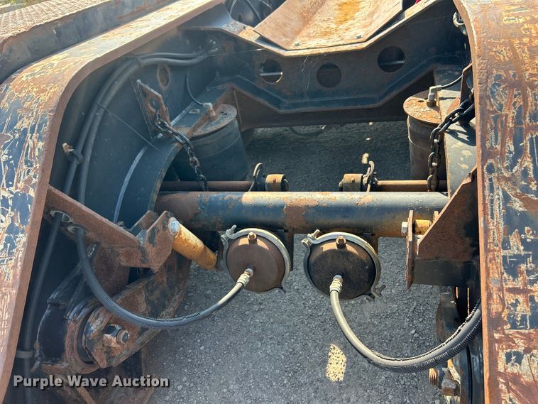 image for item ET3062 2003 Etnyre Blackhawk lowboy equipment trailer