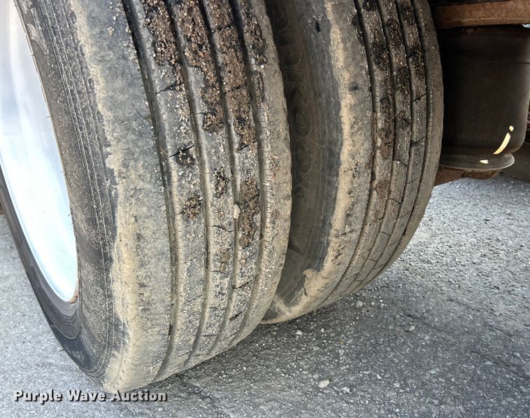 image for item ET3062 2003 Etnyre Blackhawk lowboy equipment trailer