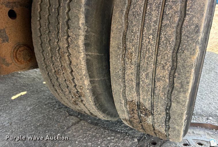 image for item ET3062 2003 Etnyre Blackhawk lowboy equipment trailer