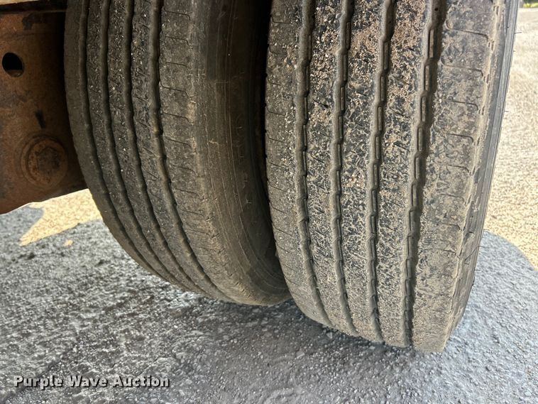 image for item ET3062 2003 Etnyre Blackhawk lowboy equipment trailer