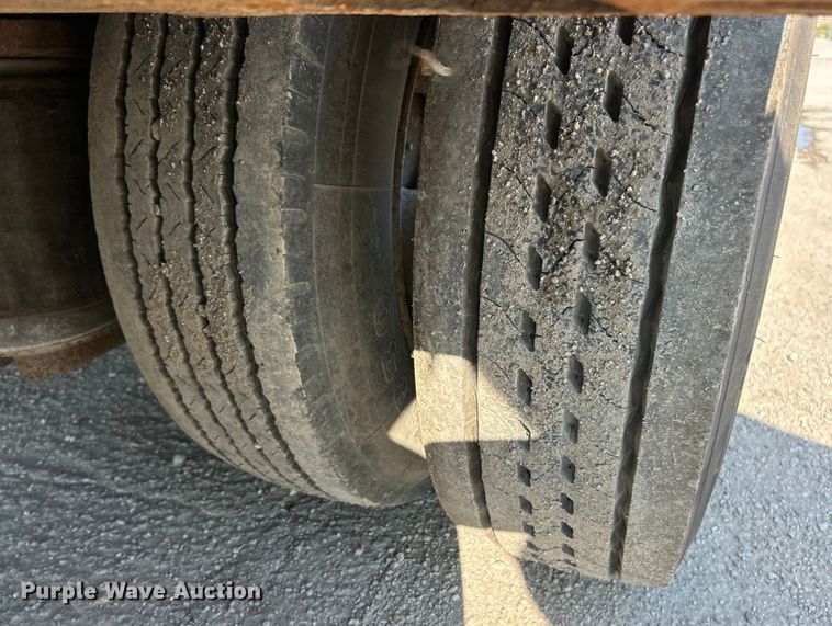 image for item ET3062 2003 Etnyre Blackhawk lowboy equipment trailer