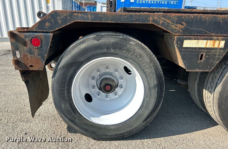 image for item ET3062 2003 Etnyre Blackhawk lowboy equipment trailer