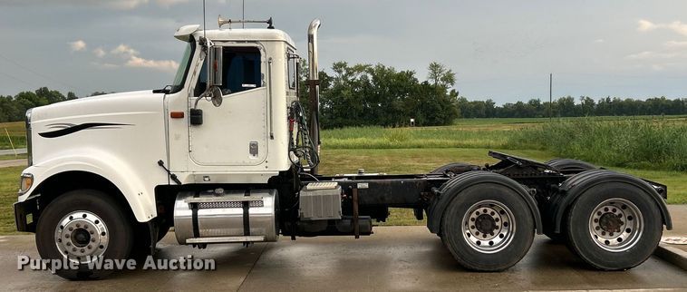 image for item ET3067 2007 International 5900i SFA semi truck