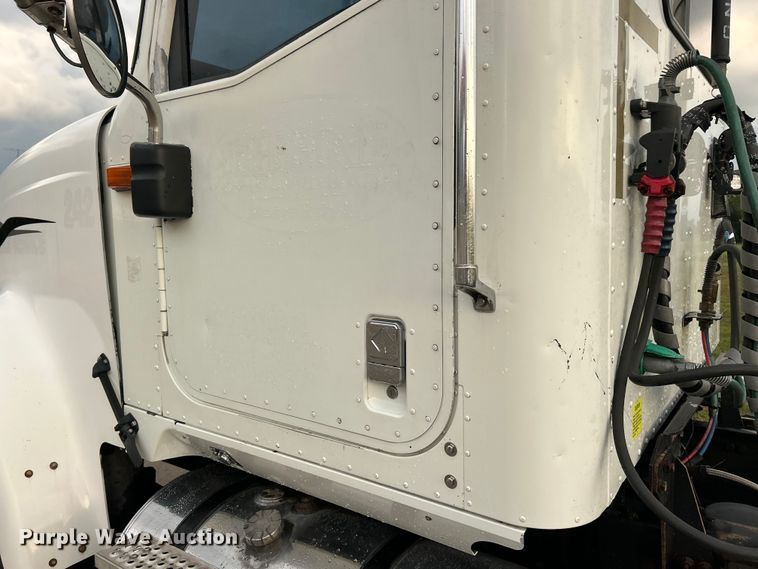 image for item ET3067 2007 International 5900i SFA semi truck