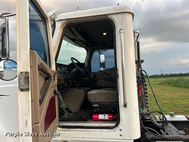 image for item ET3067 2007 International 5900i SFA semi truck