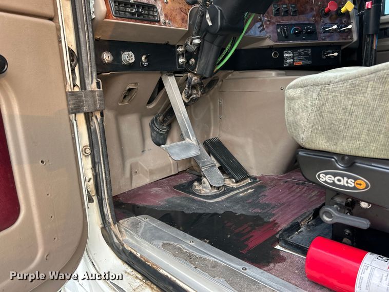 image for item ET3067 2007 International 5900i SFA semi truck