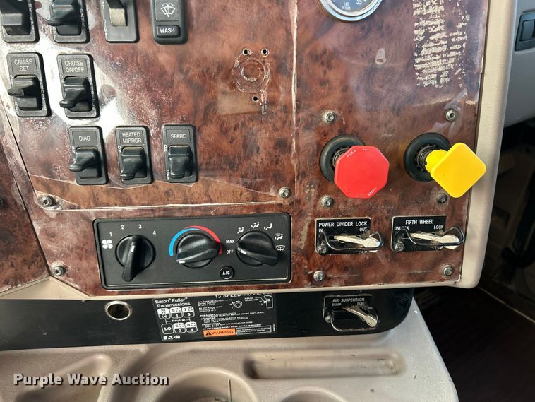 image for item ET3067 2007 International 5900i SFA semi truck