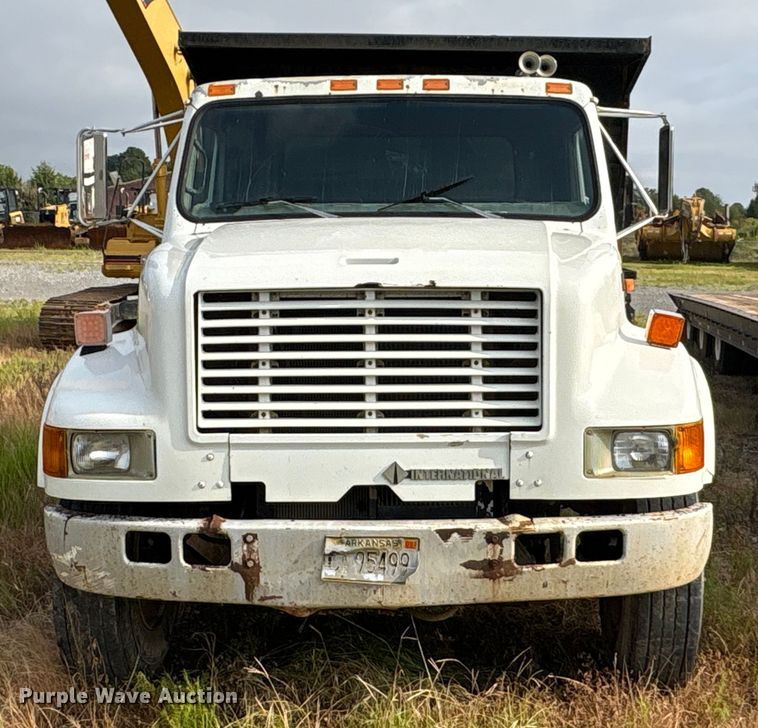 image for item ET7042 1992 International 4700  dump truck