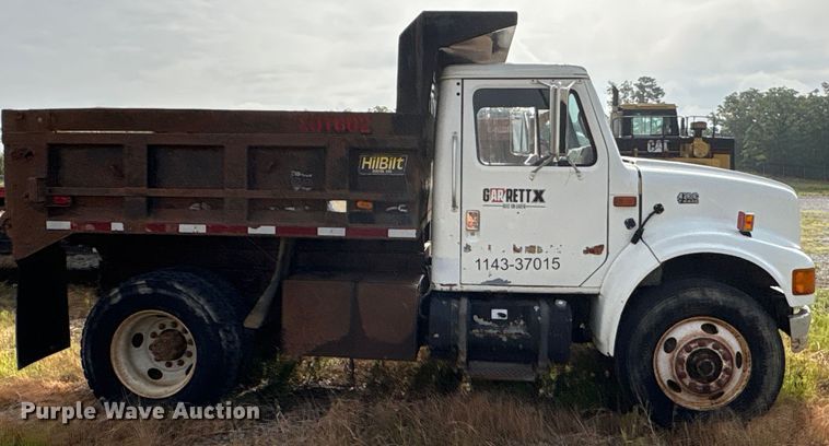 image for item ET7042 1992 International 4700  dump truck