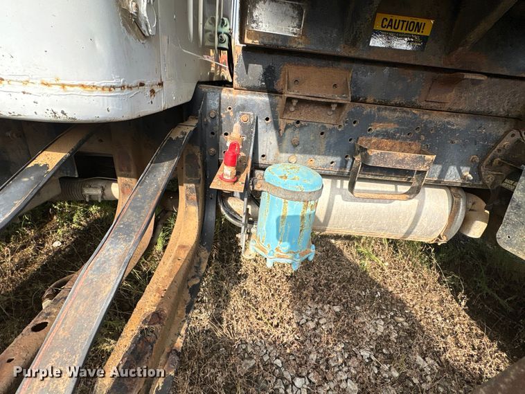 image for item ET7042 1992 International 4700  dump truck