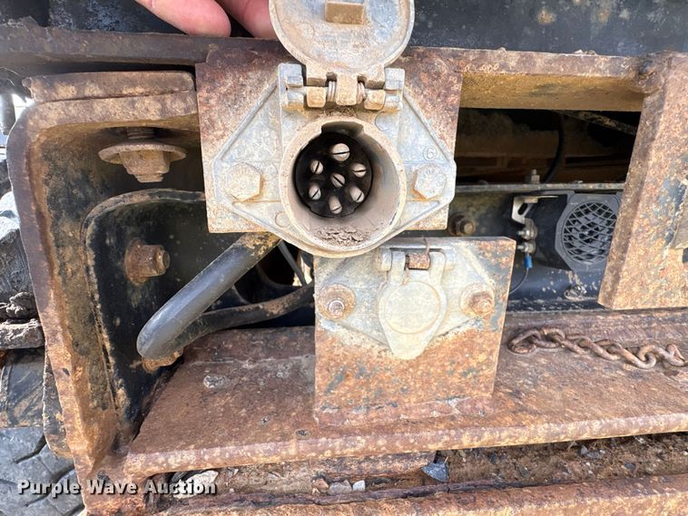 image for item ET7042 1992 International 4700  dump truck