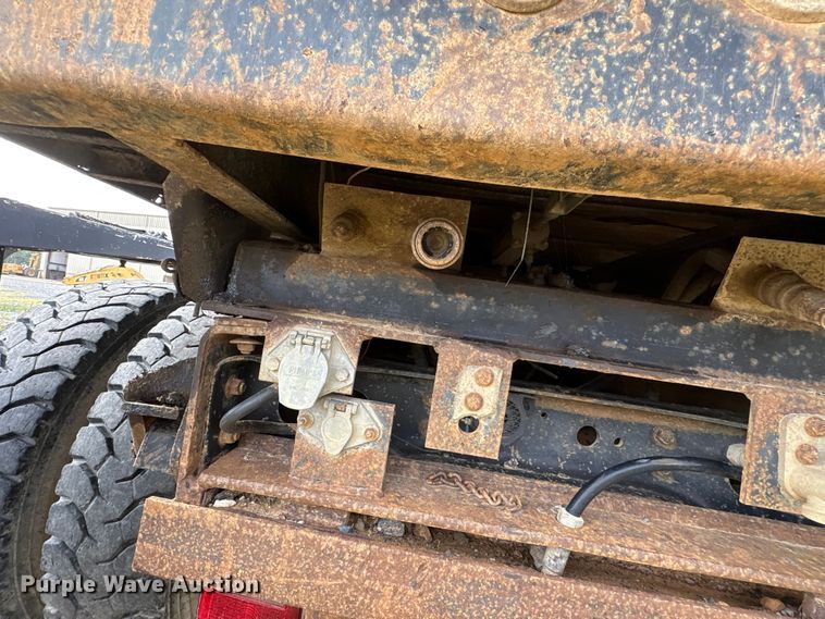 image for item ET7042 1992 International 4700  dump truck