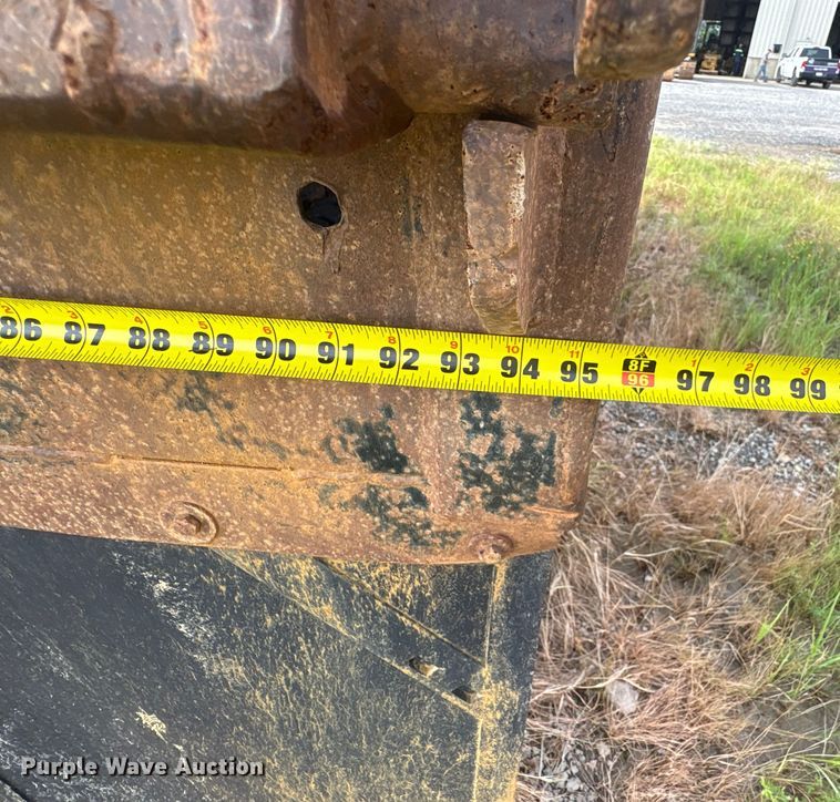 image for item ET7042 1992 International 4700  dump truck