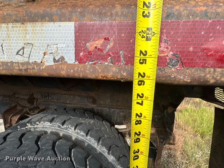 image for item ET7042 1992 International 4700  dump truck