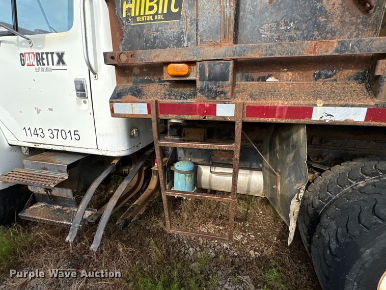 image for item ET7042 1992 International 4700  dump truck