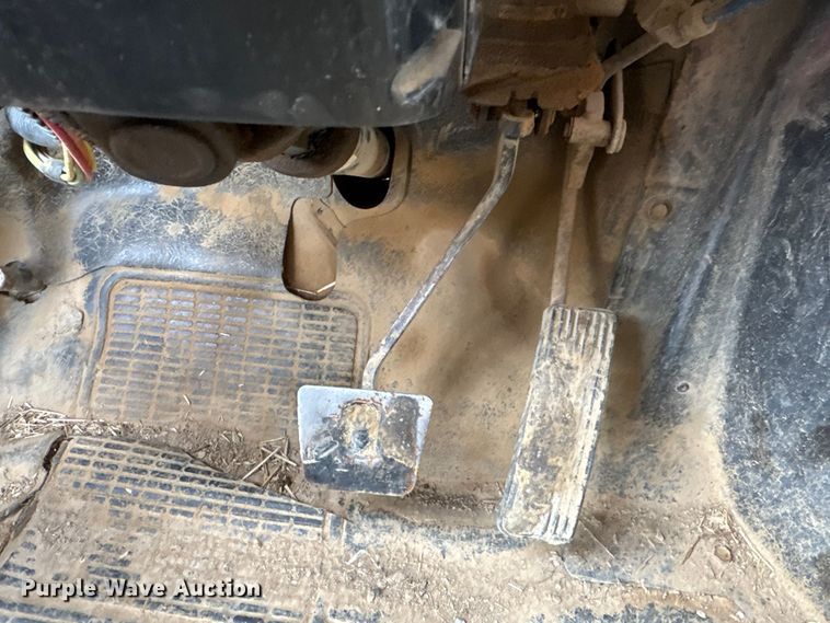 image for item ET7042 1992 International 4700  dump truck