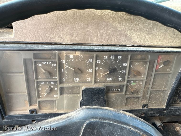 image for item ET7042 1992 International 4700  dump truck