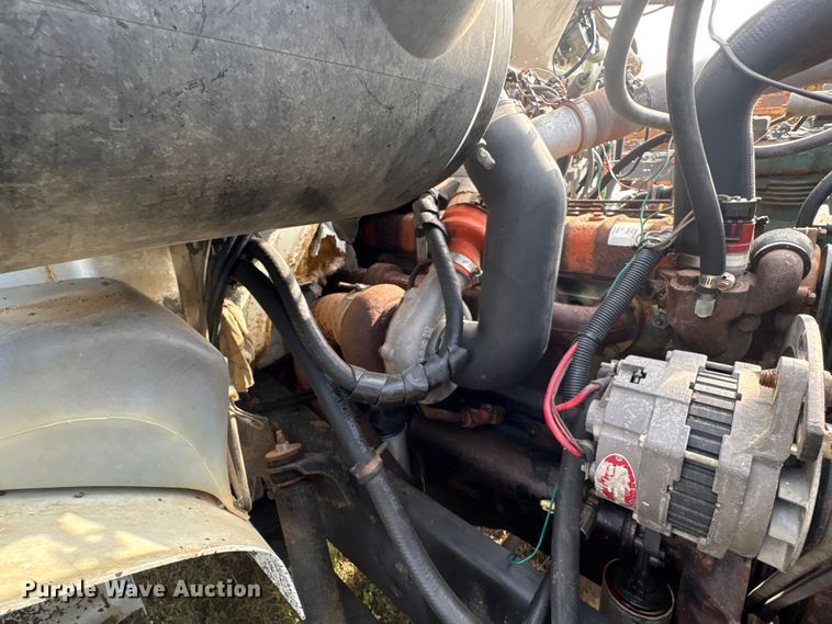 image for item ET7042 1992 International 4700  dump truck