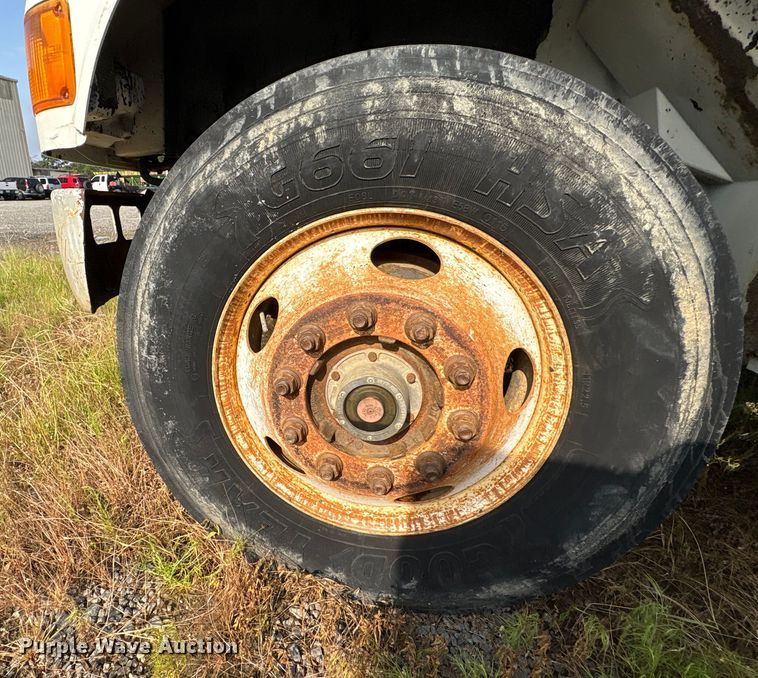 image for item ET7042 1992 International 4700  dump truck