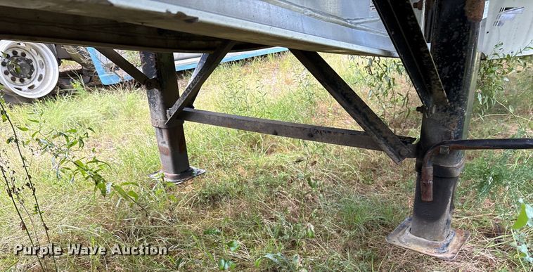 image for item ET7045 2015 Fontaine HCR222WSA Revolution 52  flatbed trailer