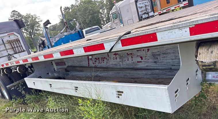 image for item ET7045 2015 Fontaine HCR222WSA Revolution 52  flatbed trailer