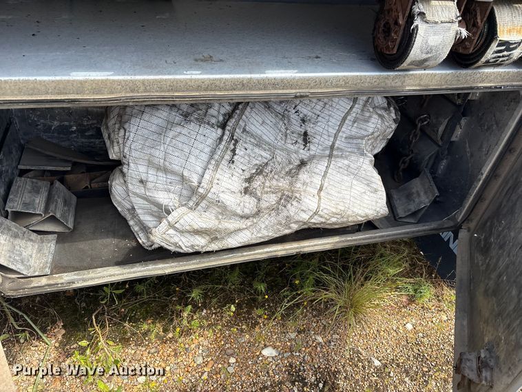 image for item ET7045 2015 Fontaine HCR222WSA Revolution 52  flatbed trailer