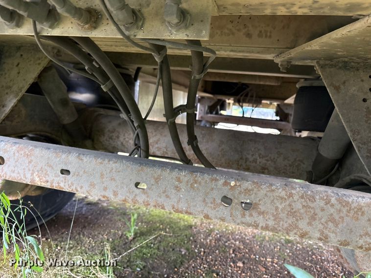 image for item ET7045 2015 Fontaine HCR222WSA Revolution 52  flatbed trailer