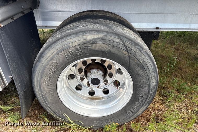 image for item ET7045 2015 Fontaine HCR222WSA Revolution 52  flatbed trailer