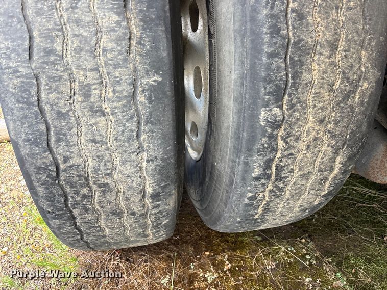 image for item ET7045 2015 Fontaine HCR222WSA Revolution 52  flatbed trailer