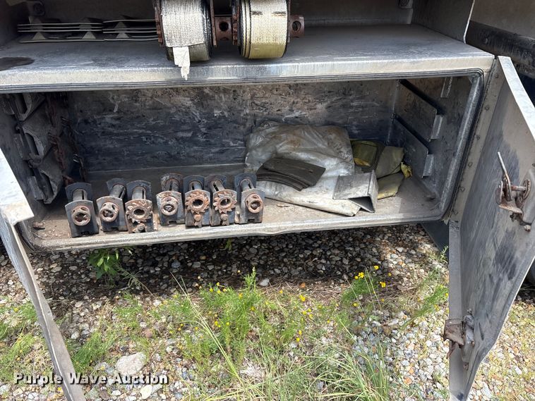 image for item ET7047 2015 Fontaine HCR5222WSA Revolution 52 flatbed trailer