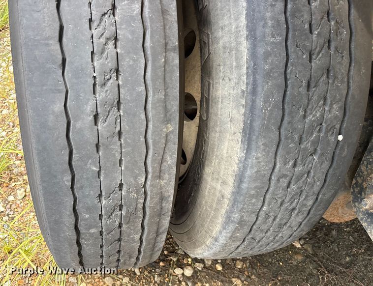 image for item ET7047 2015 Fontaine HCR5222WSA Revolution 52 flatbed trailer