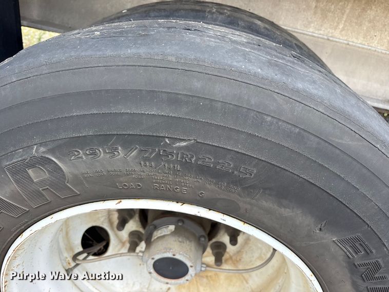 image for item ET7047 2015 Fontaine HCR5222WSA Revolution 52 flatbed trailer