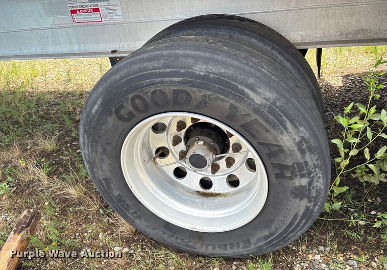 image for item ET7047 2015 Fontaine HCR5222WSA Revolution 52 flatbed trailer