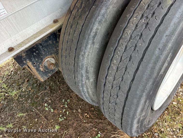 image for item ET7047 2015 Fontaine HCR5222WSA Revolution 52 flatbed trailer