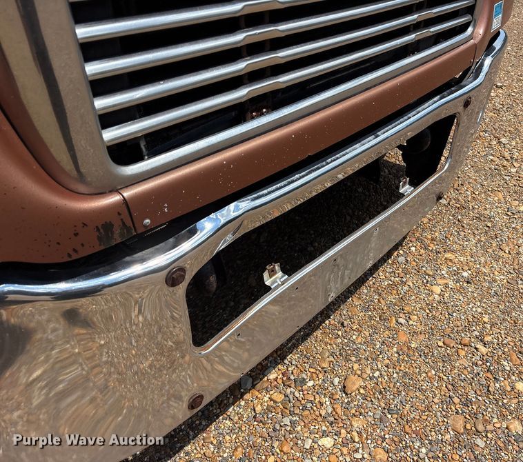 image for item ET7049 2011 Freightliner Coronado semi truck